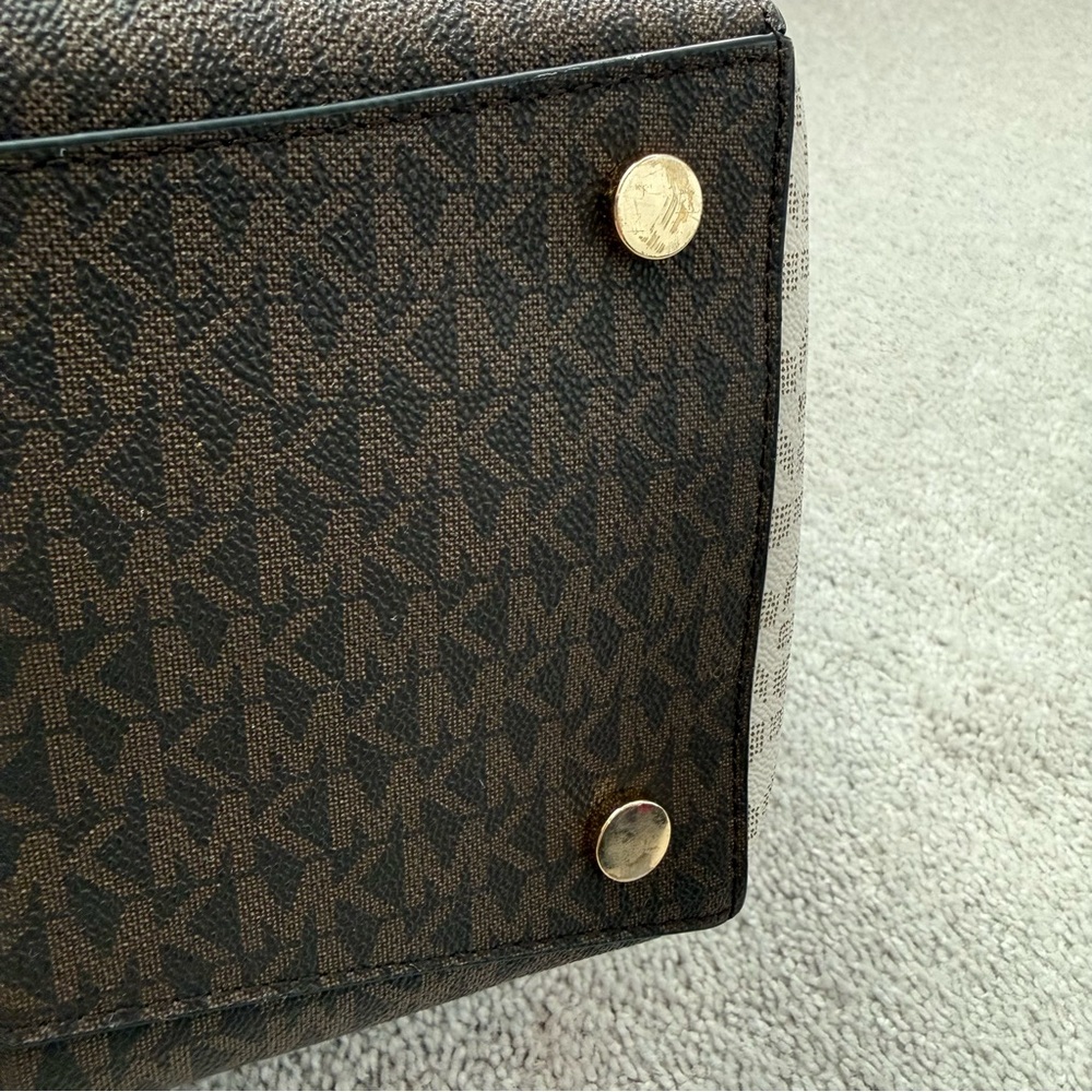 Michael Kors Voyager Large Signature Logo Tote Bag- Black and Brown - Picture 7 of 15